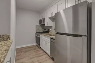 800 Hyde Park Ave, Boston, MA 02136 - Photo 9
