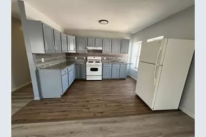 1263-1265 Pleasant St #8, Fall River, MA 02723 - Photo 1