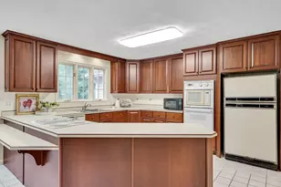 4 Crestview Rd, Bedford, MA 01730 - Photo 9
