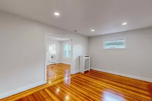 7 Smith St, Medford, MA 02155 - Photo 3