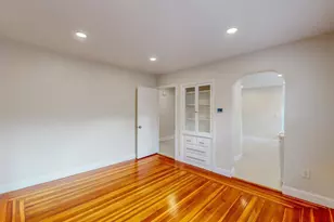 7 Smith St, Medford, MA 02155 - Photo 5