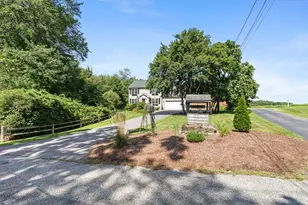 380 N Wheaton Ave, Seekonk, MA 02771 - Photo 3