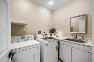 4 Iroquois Ln, Wilbraham, MA 01095 - Photo 21