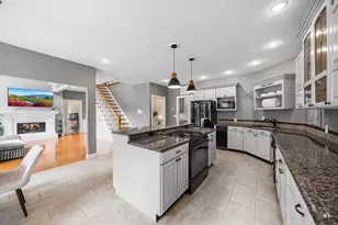 4 Iroquois Ln, Wilbraham, MA 01095 - Photo 5
