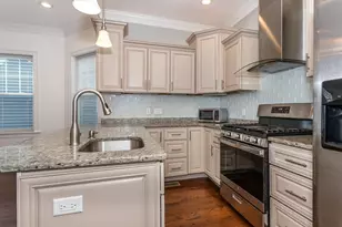 18 Kittredge St, Boston, MA 02131 - Photo 7