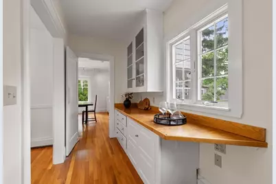 855 Commonwealth Ave, Newton, MA 02459 - Photo 11