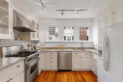 855 Commonwealth Ave, Newton, MA 02459 - Photo 9