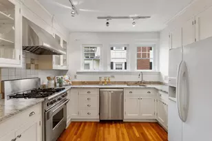 855 Commonwealth Ave, Newton, MA 02459 - Photo 9