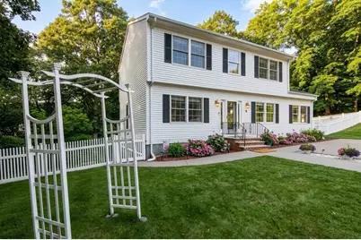 9 Zamora St, Saugus, MA 01906 - Photo 3