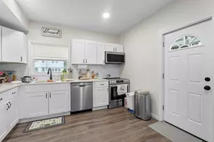 88 Ashburnham St, Fitchburg, MA 01420 - Photo 9