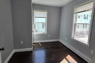 32 Park St, Salem, MA 01970 - Photo 9