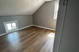 404 Bradford Ave, Fall River, MA 02721 - Photo 5