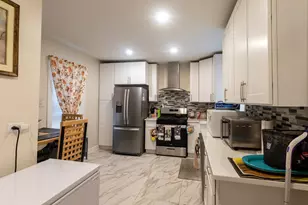 35 Peck St, Attleboro, MA 02703 - Photo 3