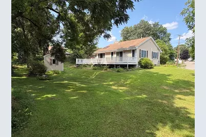 32 Station Ave, Upton, MA 01568 - Photo 3