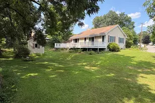 32 Station Ave, Upton, MA 01568 - Photo 3