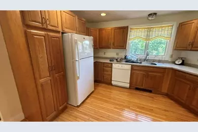 32 Station Ave, Upton, MA 01568 - Photo 13