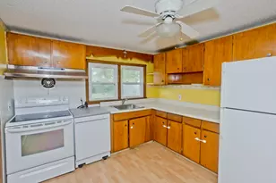 67 Warwick Rd, Chicopee, MA 01020 - Photo 7