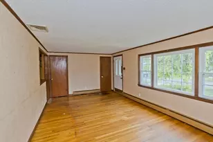 67 Warwick Rd, Chicopee, MA 01020 - Photo 5