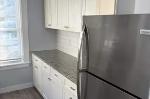 126 Main St, Quincy, MA 02169 - Photo 3