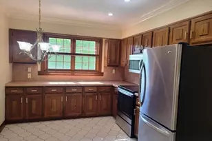 253 June St, Worcester, MA 01602 - Photo 5