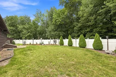 111 Florida Drive, Agawam, MA 01001 - Photo 27