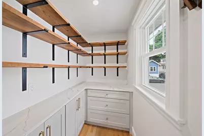 18 Thurlow St, Boston, MA 02132 - Photo 11