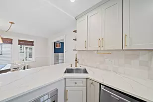 18 Thurlow St, Boston, MA 02132 - Photo 9
