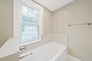 18 Thurlow St, Boston, MA 02132 - Photo 23