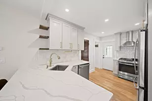 18 Thurlow St, Boston, MA 02132 - Photo 9