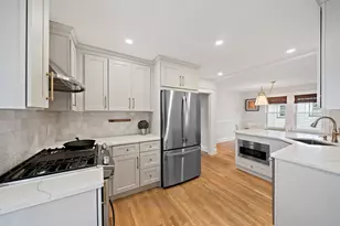 18 Thurlow St, Boston, MA 02132 - Photo 11