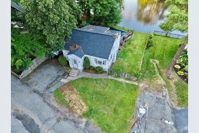 2 Colonial Road, Lynnfield, MA 01940 - Photo 9