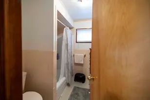610 Bradford Ave, Fall River, MA 02721 - Photo 13