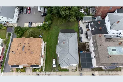 610 Bradford Ave, Fall River, MA 02721 - Photo 3