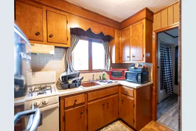 610 Bradford Ave, Fall River, MA 02721 - Photo 9
