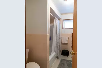 610 Bradford Ave, Fall River, MA 02721 - Photo 13