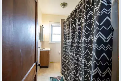 1025 Globe St, Fall River, MA 02724 - Photo 13