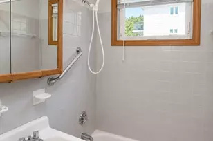 164 Hood St, Fall River, MA 02720 - Photo 25