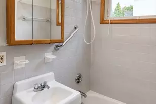 164 Hood St, Fall River, MA 02720 - Photo 27