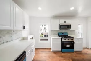 16 Oakes St, Everett, MA 02420 - Photo 5