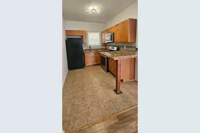 157 Lonsdale St #2W, Fall River, MA 02721 - Photo 3
