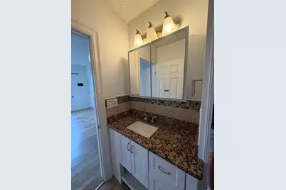 157 Lonsdale St #2W, Fall River, MA 02721 - Photo 5