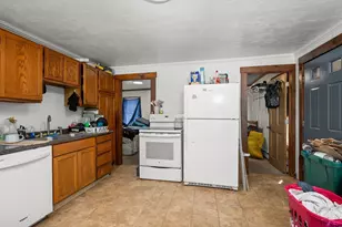 102 Sayles St, Southbridge, MA 01550 - Photo 17