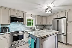 8 Mellen St, Hopedale, MA 01747 - Photo 9