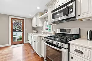 18 Beaver St, Waltham, MA 02453 - Photo 11