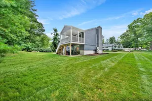 8 Willowdale Dr, Lynnfield, MA 01940 - Photo 5