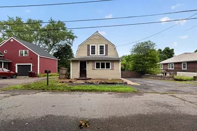 15 Hillside Ave, Middleborough, MA 02346 - Photo 1