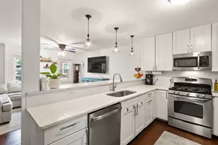 17 Daniels St, Salem, MA 01970 - Photo 11