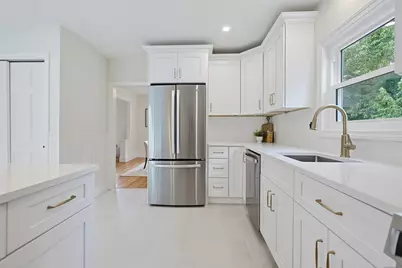 30 Barrett Ave, Worcester, MA 01605 - Photo 11