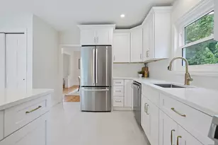30 Barrett Ave, Worcester, MA 01605 - Photo 11