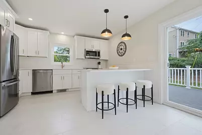 30 Barrett Ave, Worcester, MA 01605 - Photo 9